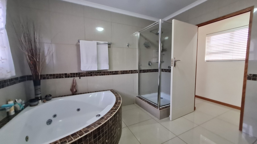 4 Bedroom Property for Sale in Dana Bay Western Cape